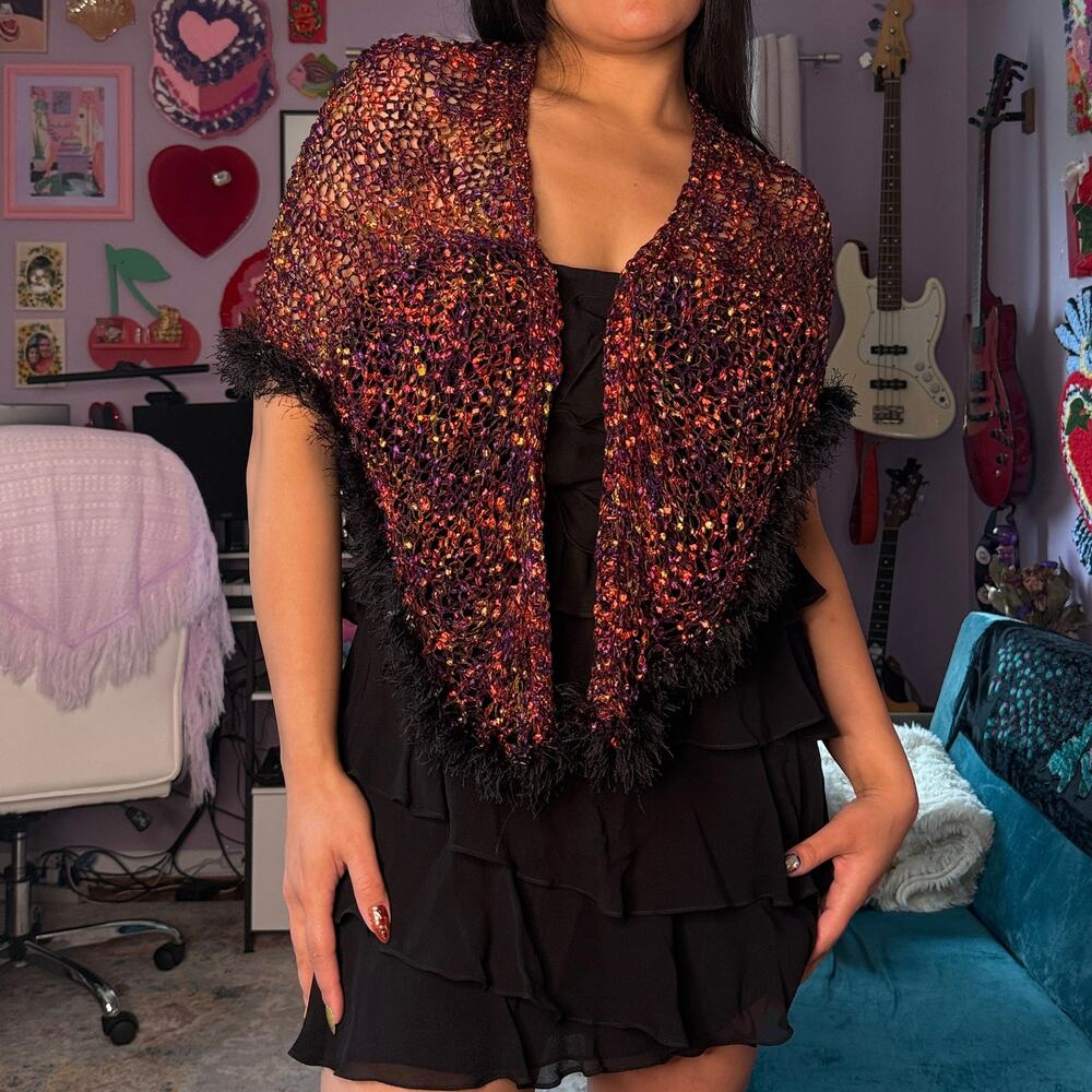 Vintage Y2K boho whimsigoth crochet fuzzy wrap / shawl / poncho